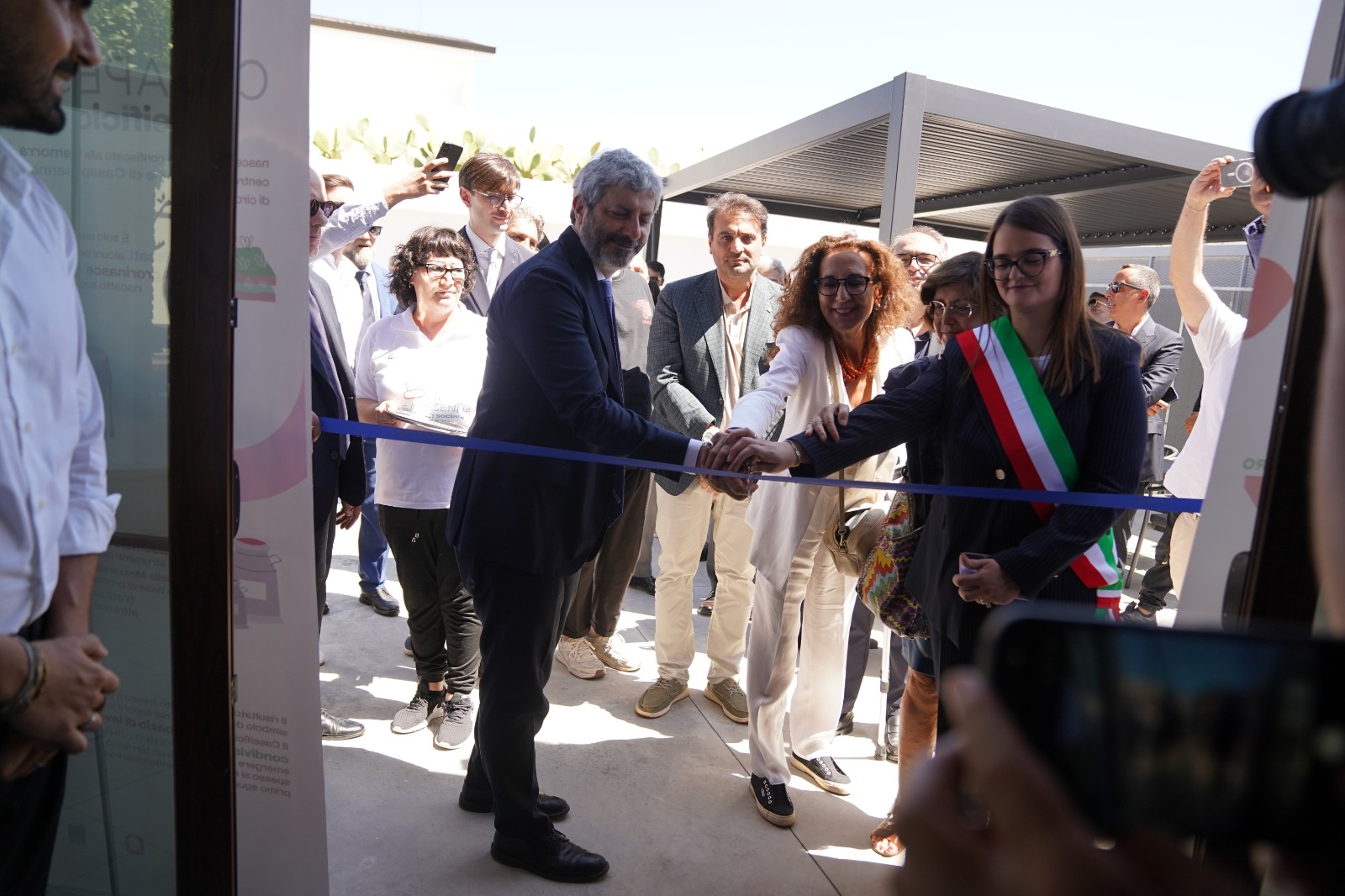 taglio del nastro al caseificio
